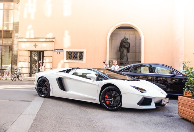 Lamborghini Aventador LP700-4 Roadster