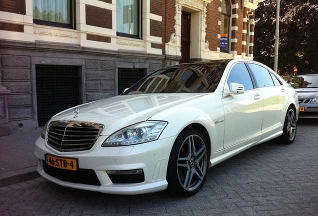 Mercedes-Benz S 63 AMG W221 2011