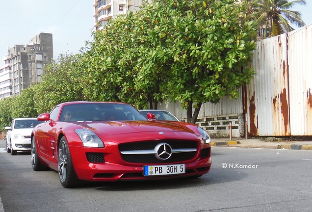 Mercedes-Benz SLS AMG