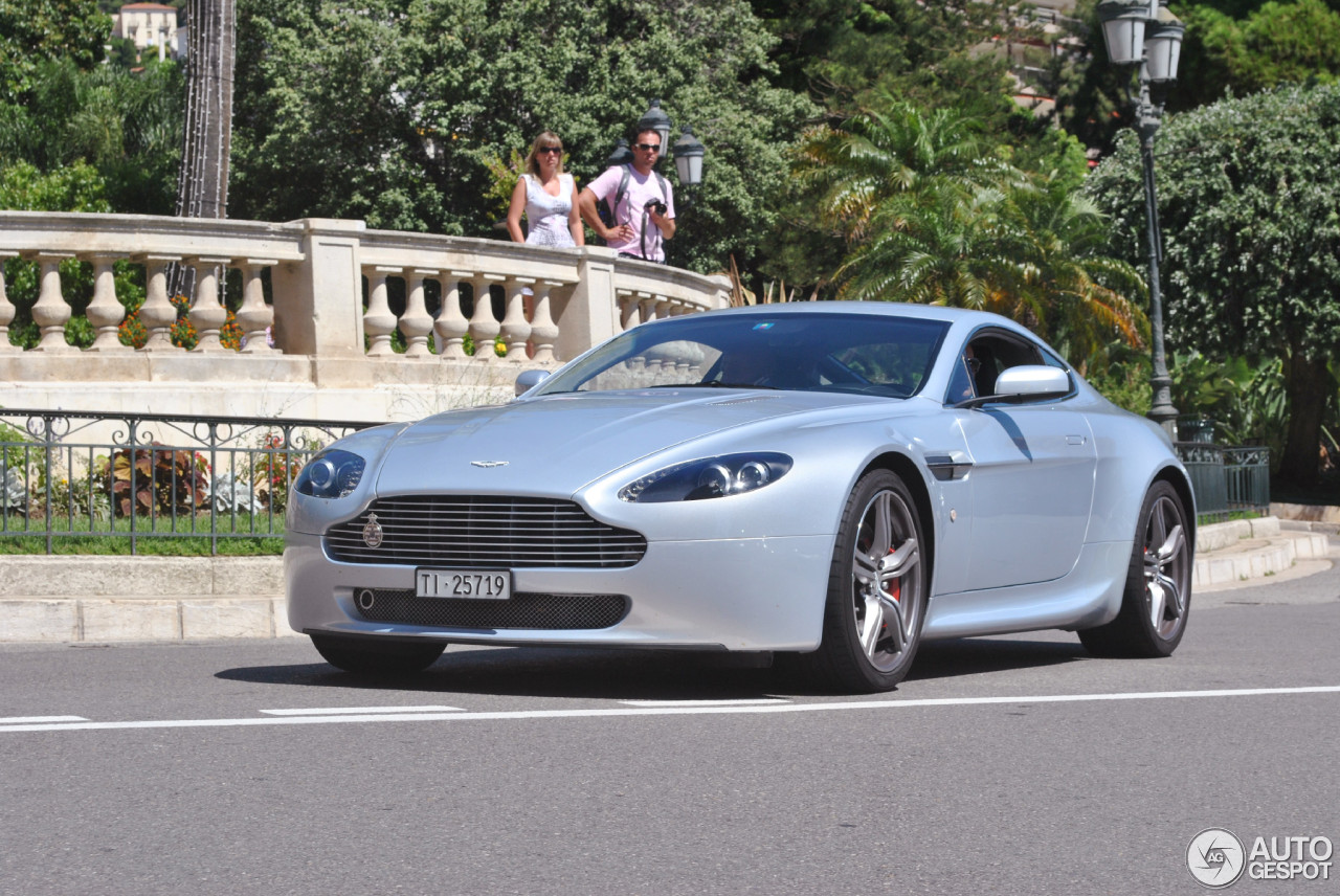 Aston Martin V8 Vantage N400