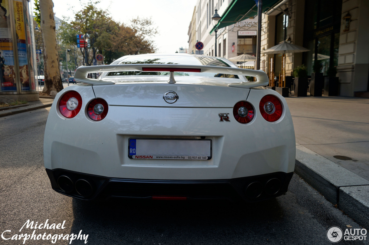 Nissan GT-R 2012