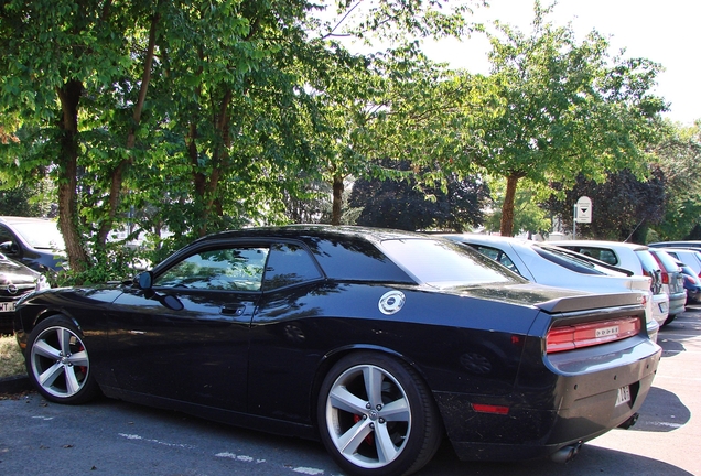 Dodge Challenger SRT-8