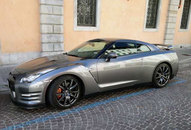 Nissan GT-R 2011