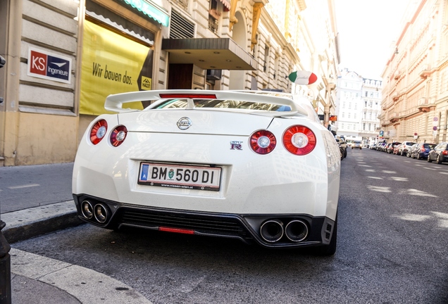 Nissan GT-R 2012