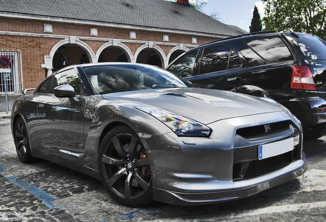 Nissan GT-R