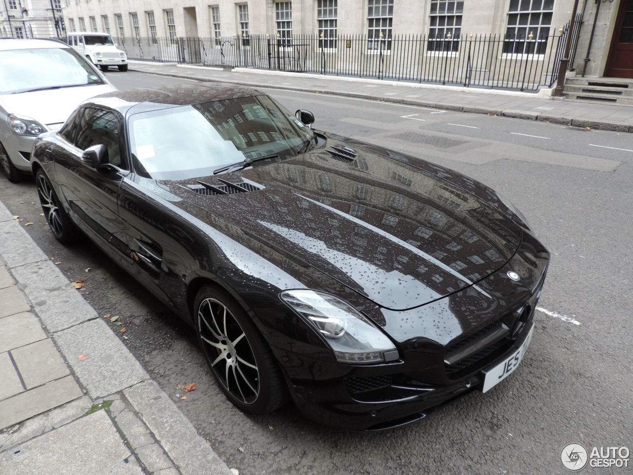 Mercedes-Benz SLS AMG