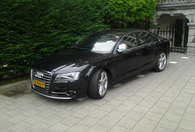 Audi S8 D4