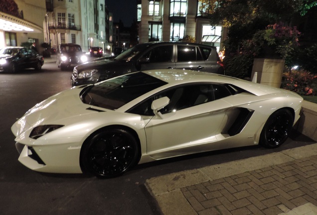 Lamborghini Aventador LP700-4