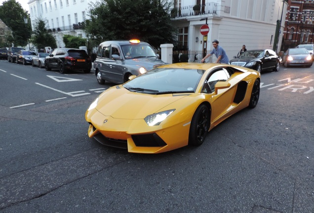 Lamborghini Aventador LP700-4