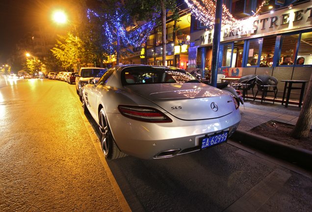 Mercedes-Benz SLS AMG