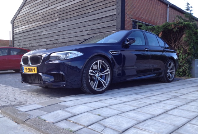 BMW M5 F10 2011