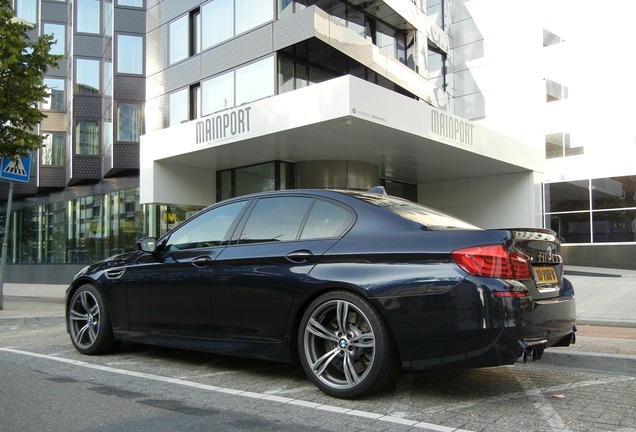 BMW M5 F10 2011