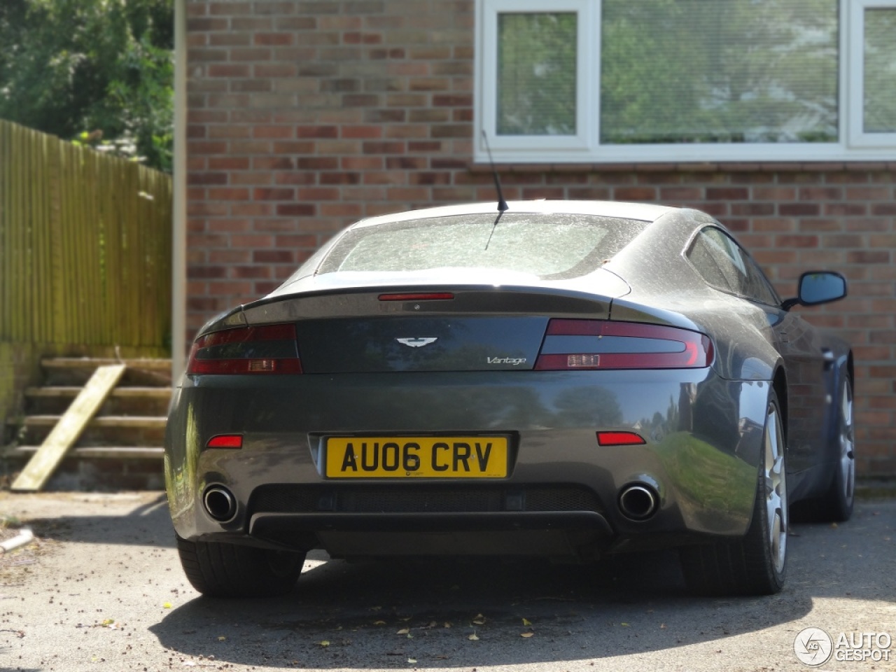 Aston Martin V8 Vantage