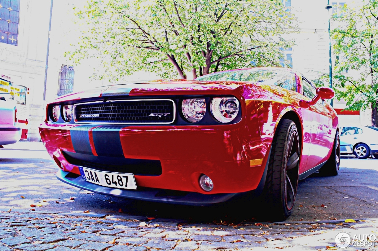 Dodge Challenger SRT-8