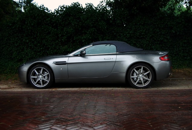 Aston Martin V8 Vantage Roadster