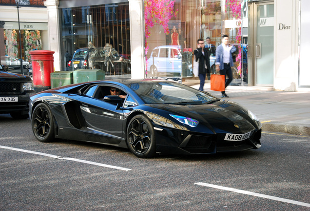 Lamborghini Aventador LP700-4