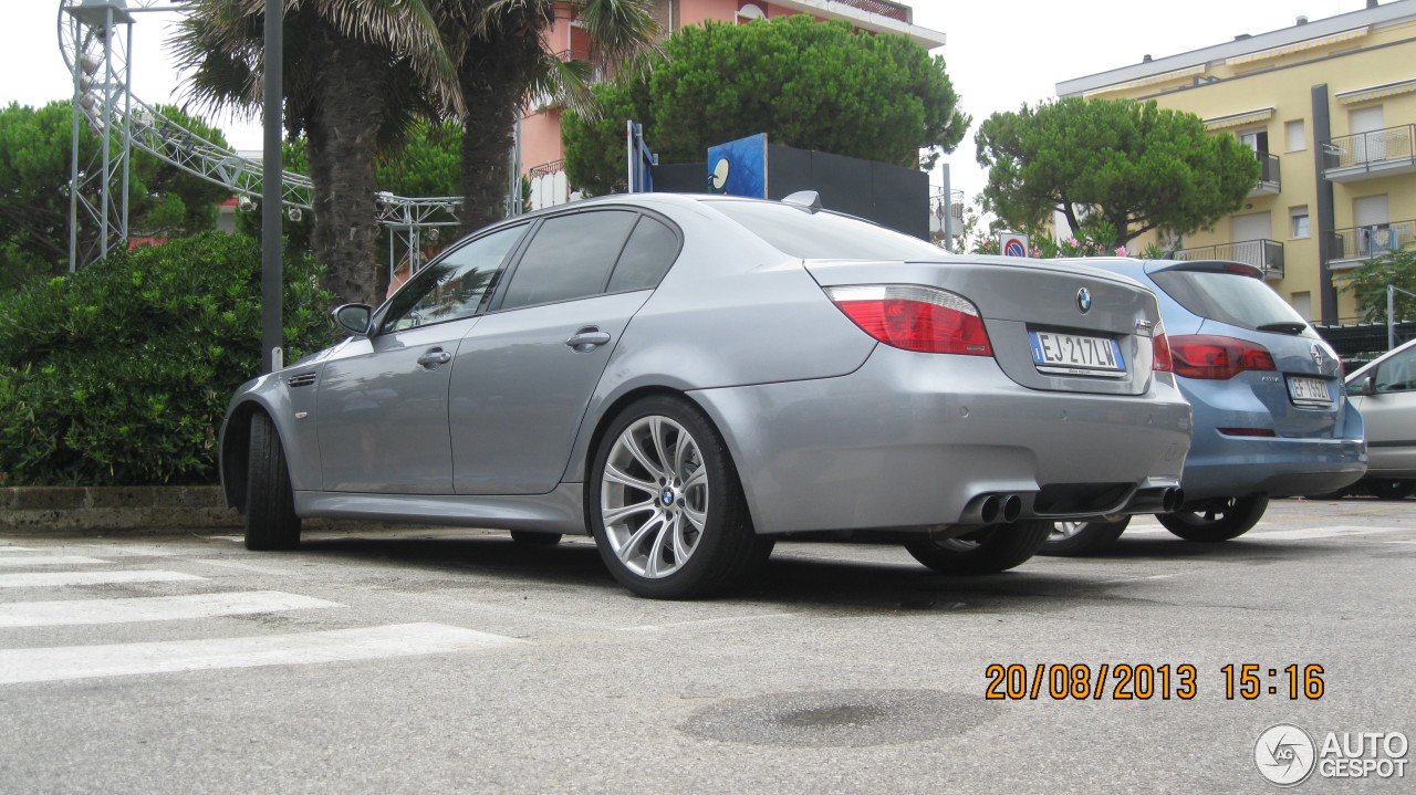 BMW M5 E60 2005