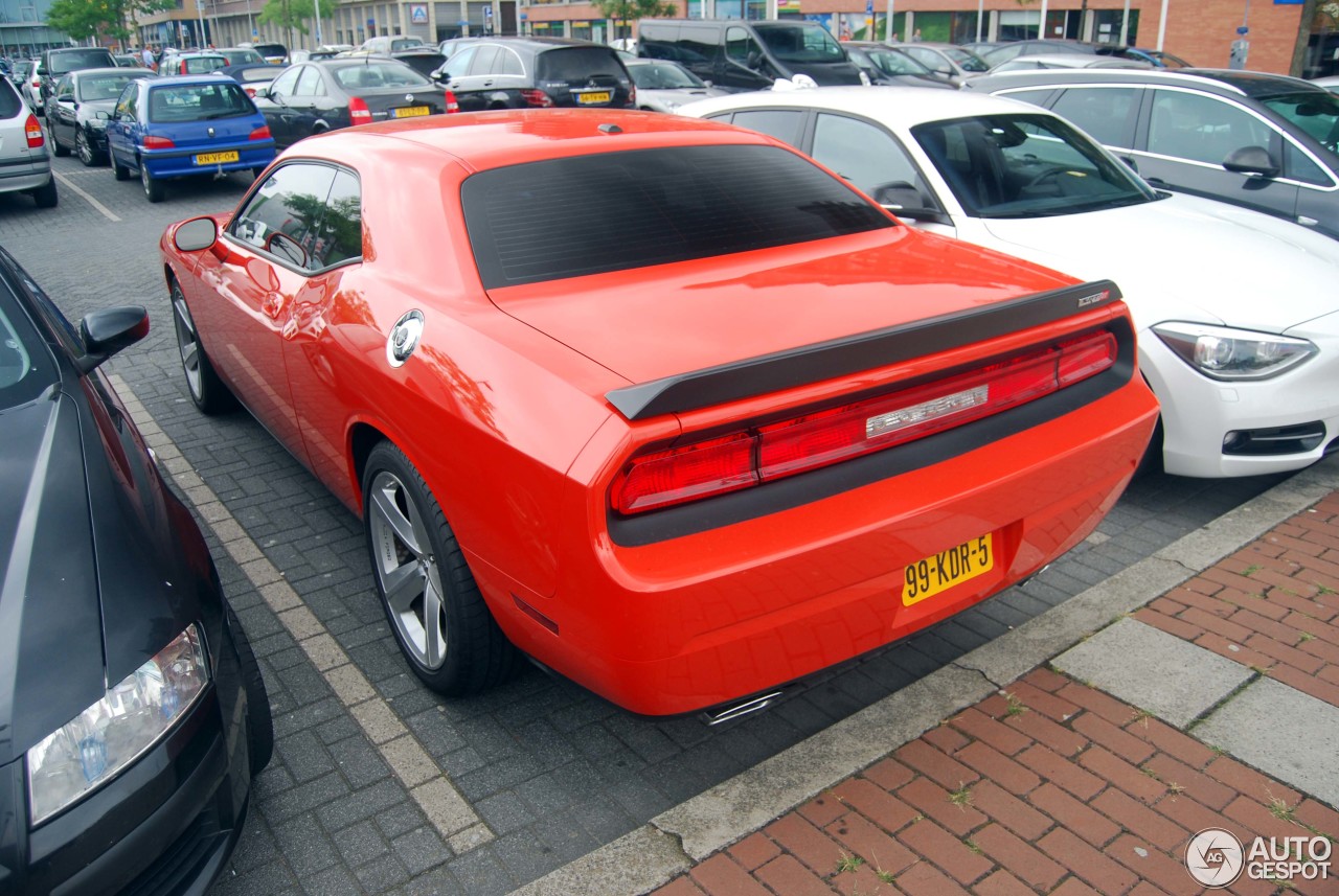 Dodge Challenger SRT-8