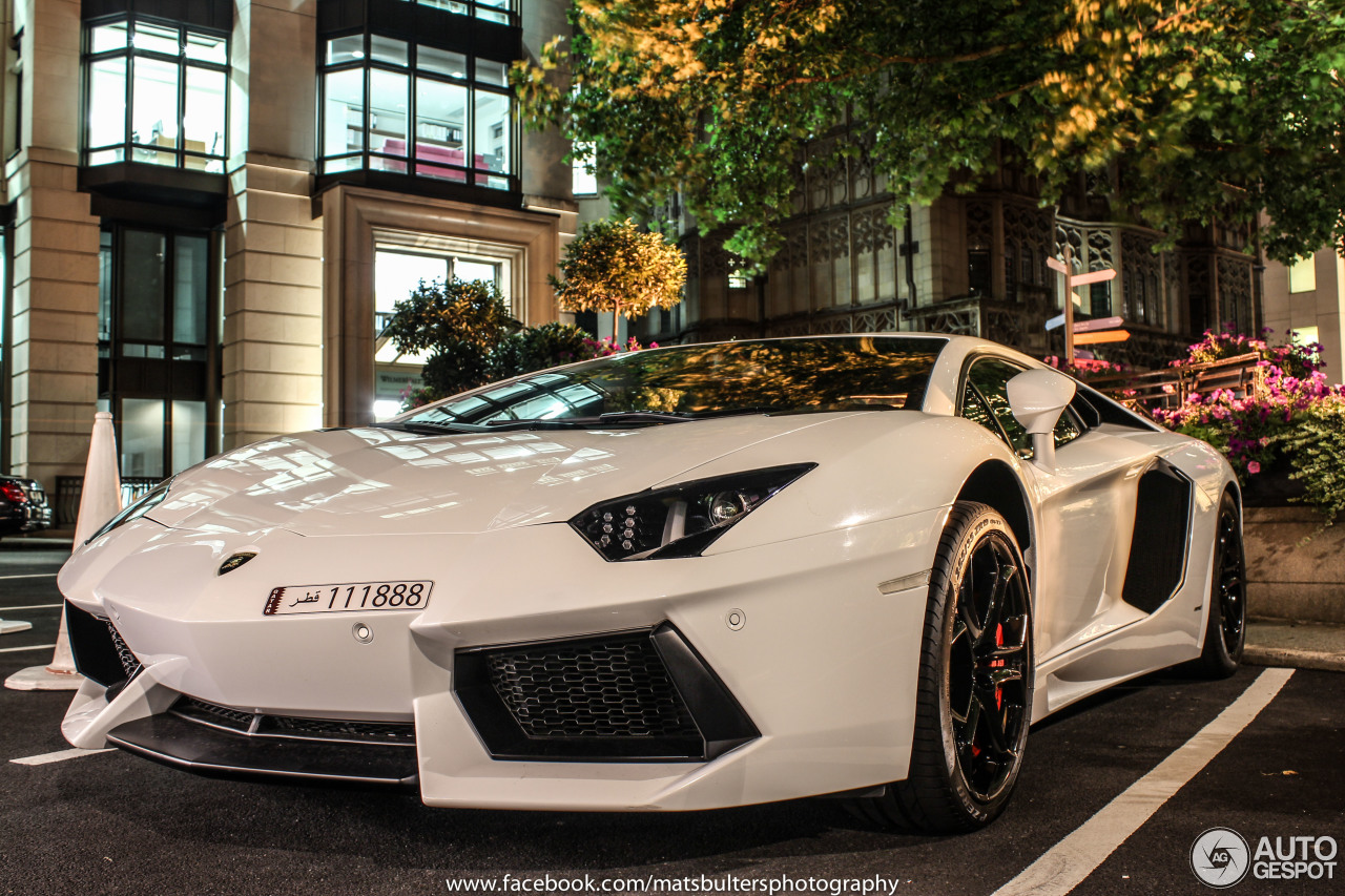 Poster Décoratif Sur Toile Lamborghini Aventador LP700-4 - Format 30x45 Cm - Impression Couleur Vive Pour Chambre, Bureau, Salon