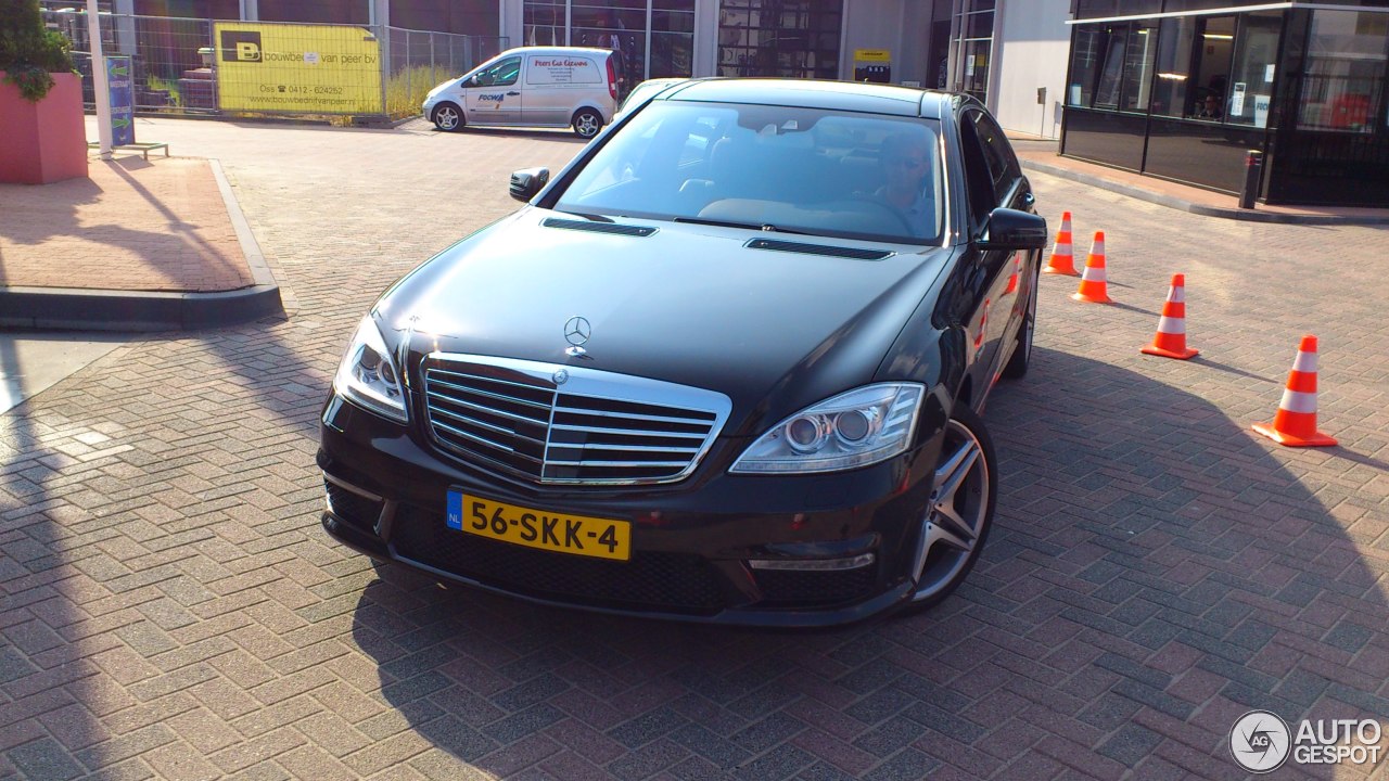 Mercedes-Benz S 63 AMG W221 2011