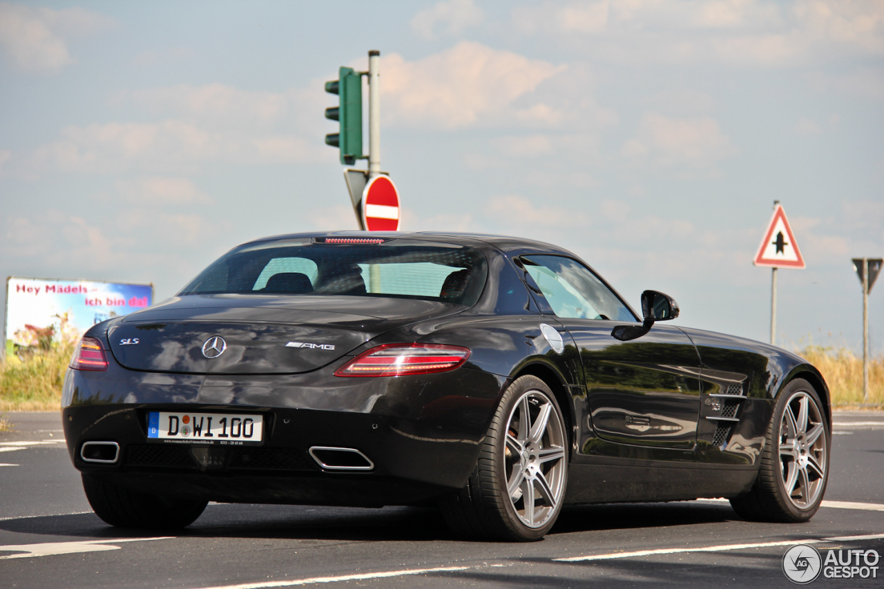 Mercedes-Benz SLS AMG