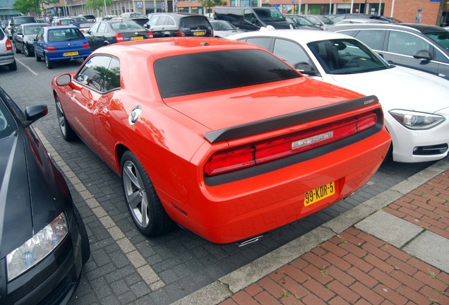 Dodge Challenger SRT-8