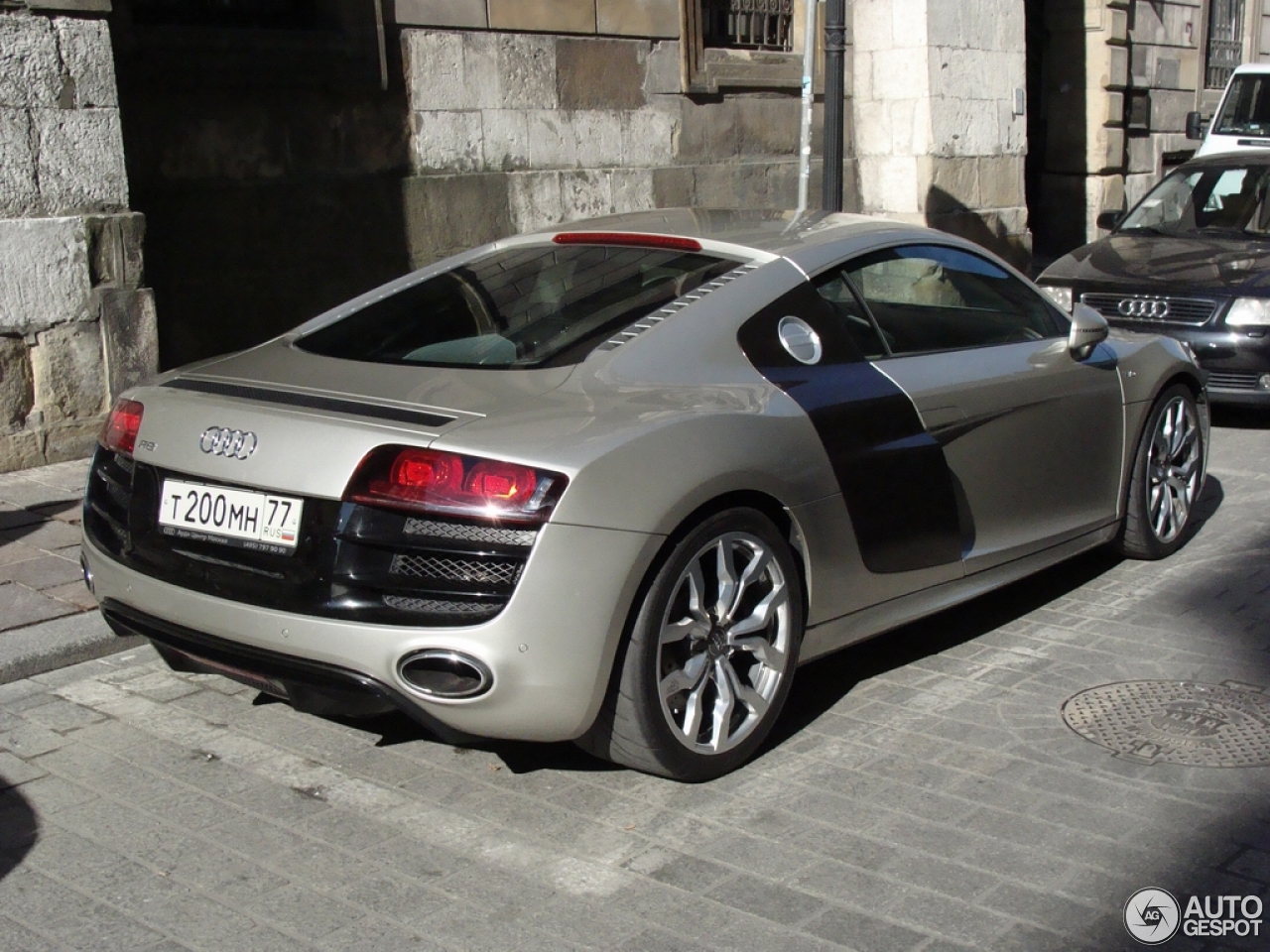 Audi R8 V10