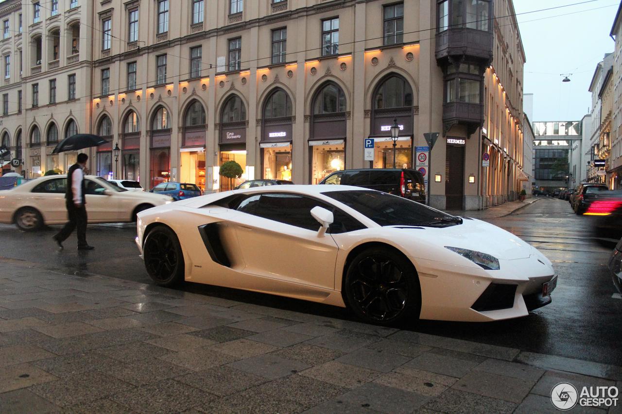 Lamborghini Aventador LP700-4