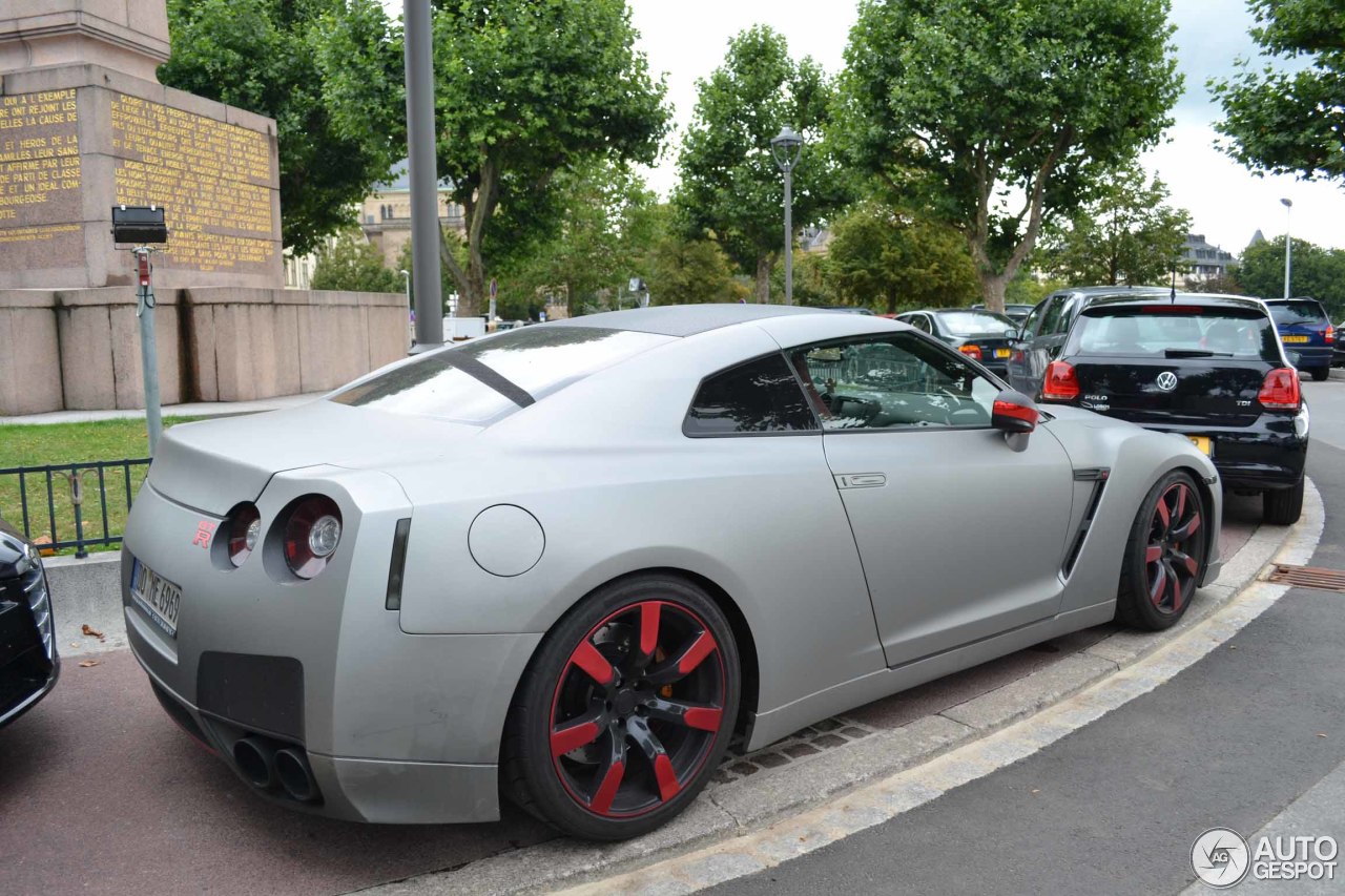 Nissan GT-R