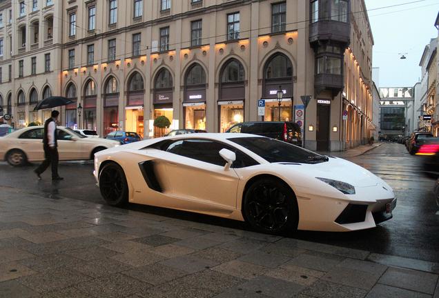 Lamborghini Aventador LP700-4