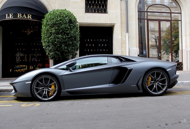 Lamborghini Aventador LP700-4