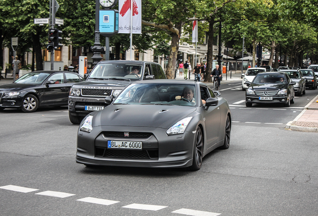 Nissan GT-R