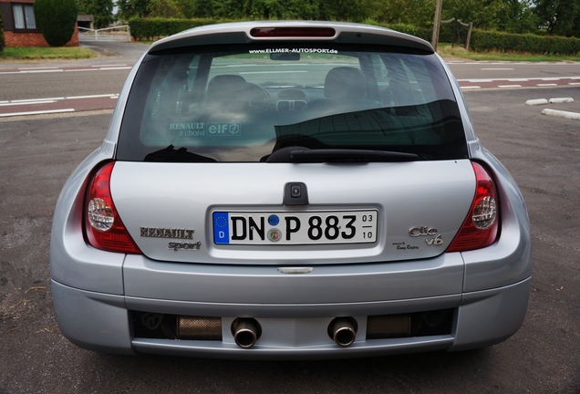 Renault Clio V6