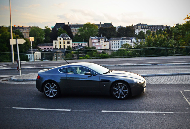 Aston Martin V8 Vantage