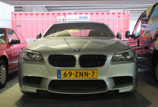 BMW M5 F10 2011