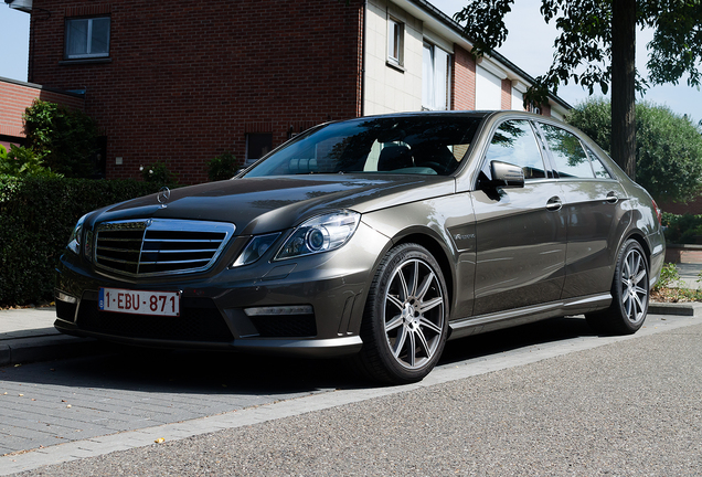 Mercedes-Benz E 63 AMG W212 V8 Biturbo