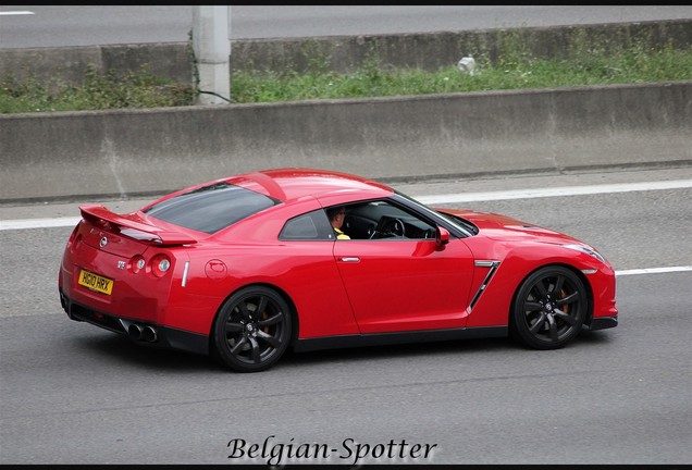 Nissan GT-R