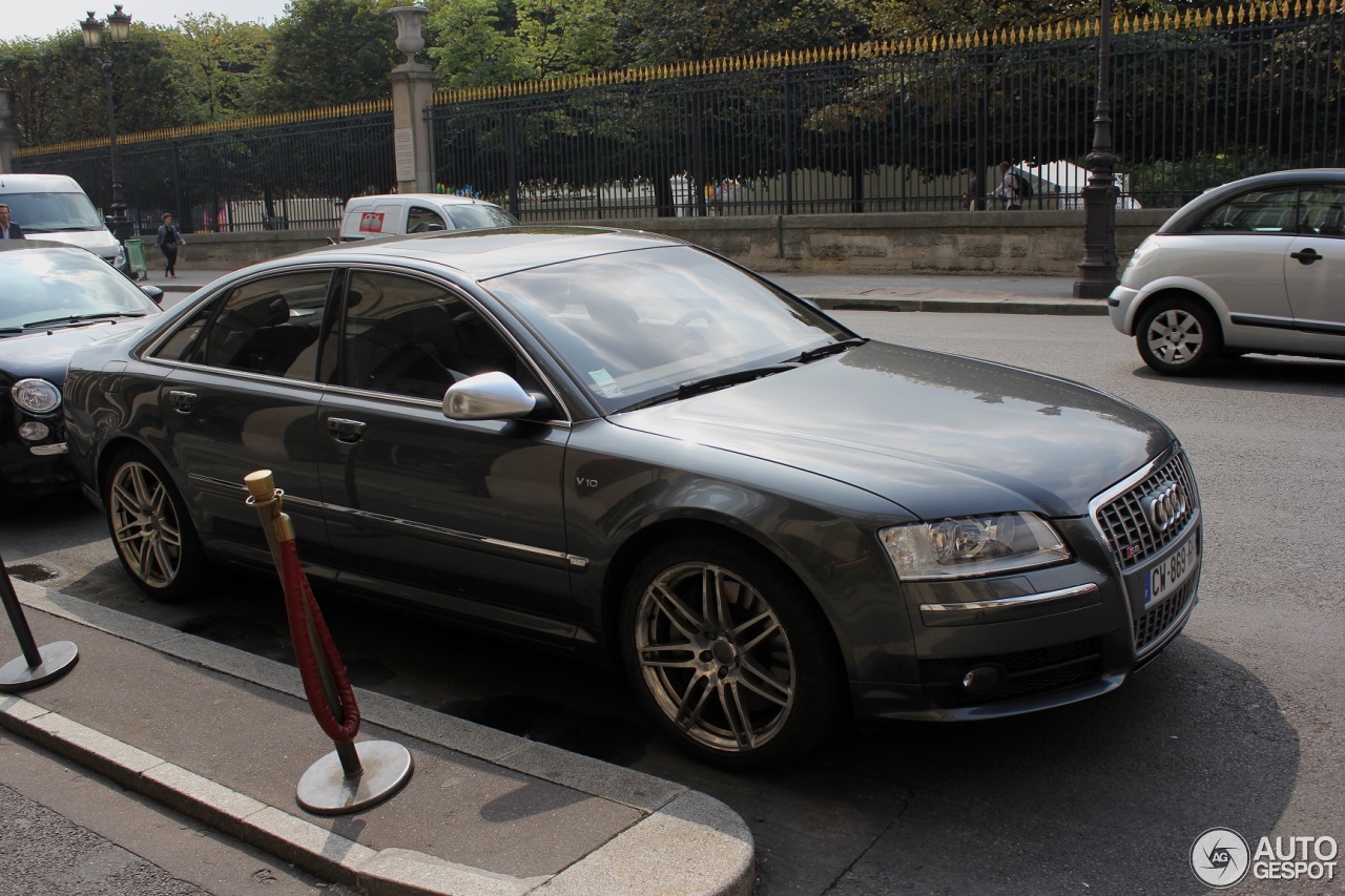 Audi S8 D3