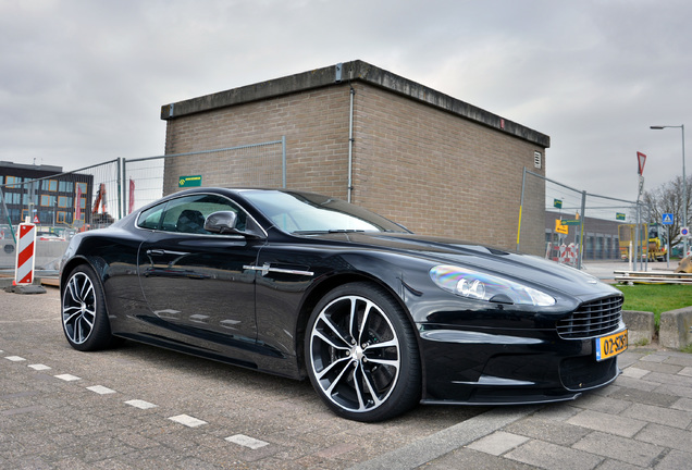 Aston Martin DBS Carbon Black Edition