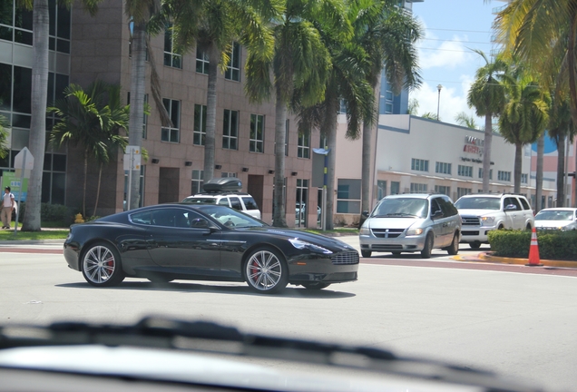 Aston Martin Virage 2011