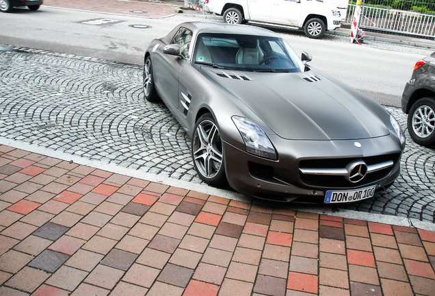 Mercedes-Benz SLS AMG