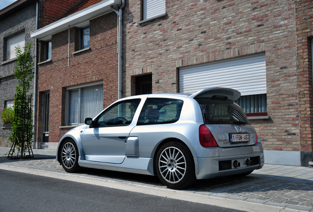 Renault Clio V6