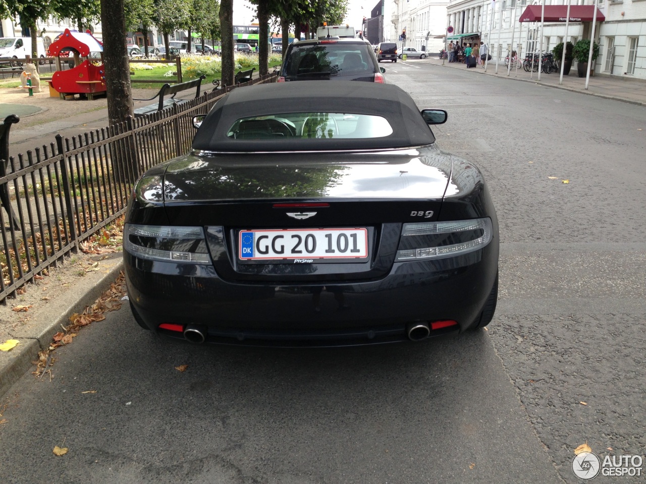 Aston Martin DB9 Volante