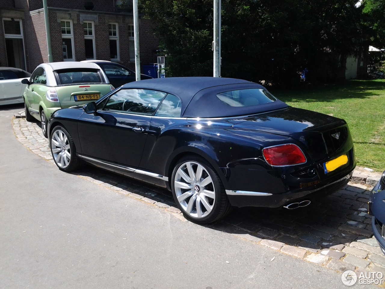 Bentley Continental GTC V8