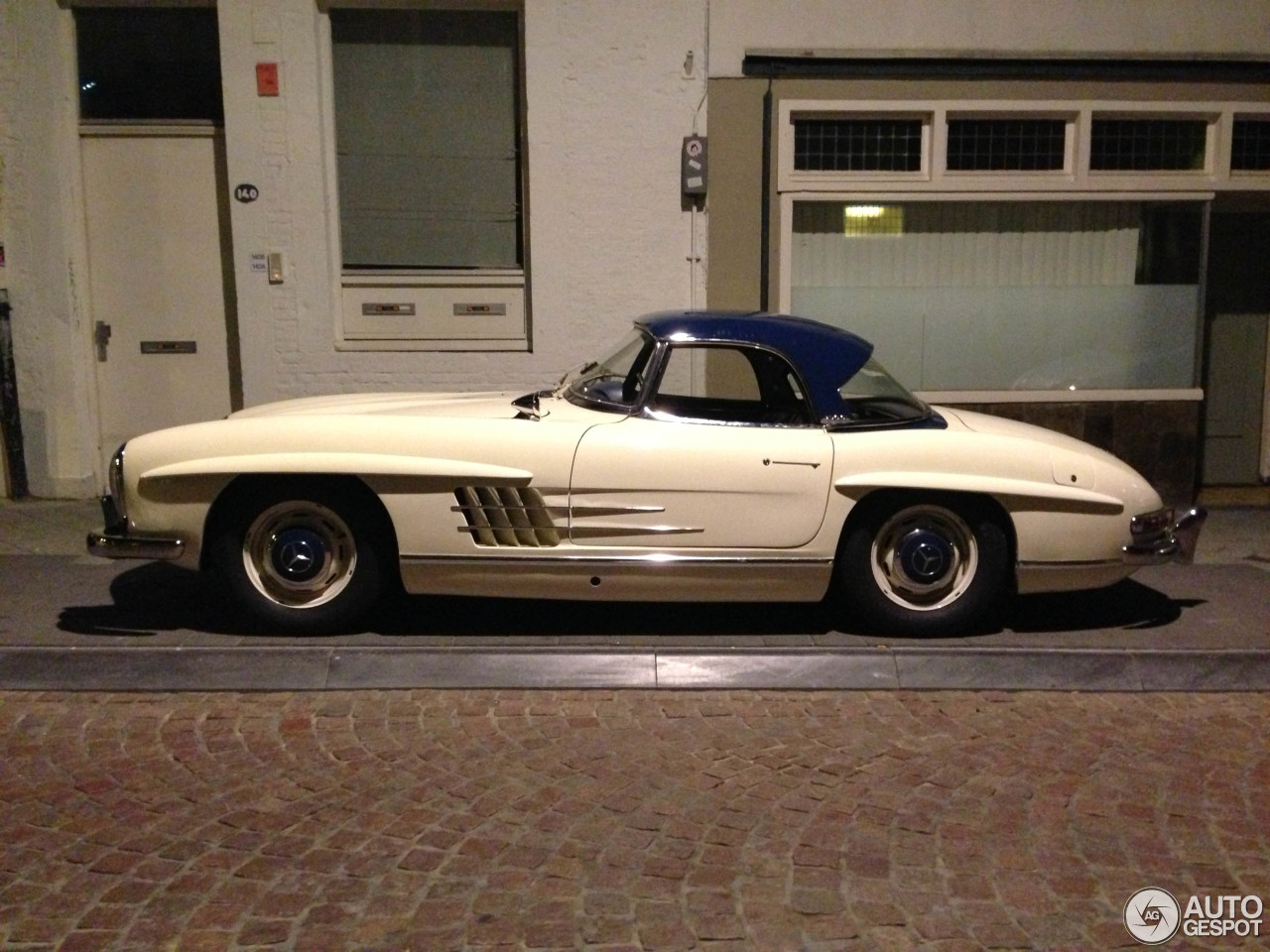 Mercedes-Benz 300SL Roadster