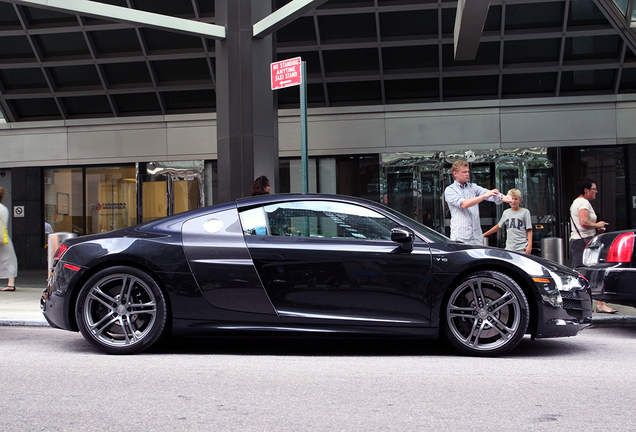 Audi R8 V10