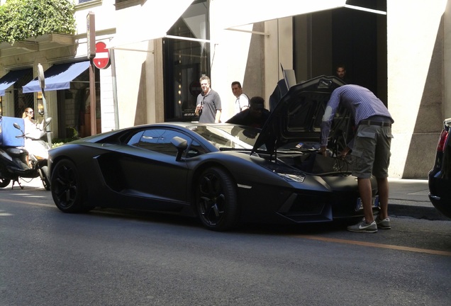 Lamborghini Aventador LP700-4