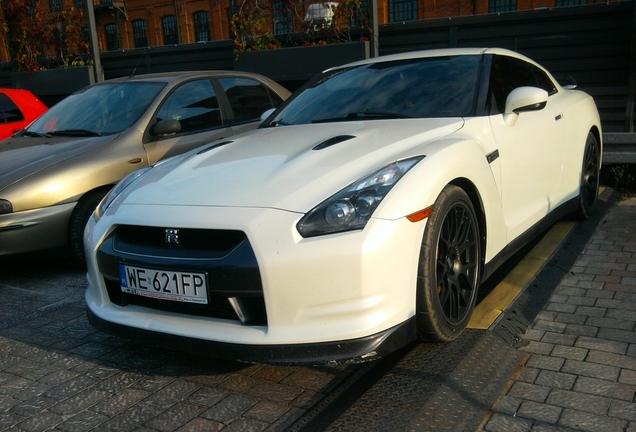 Nissan GT-R