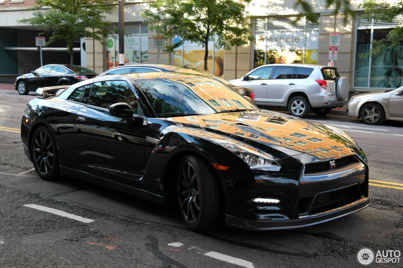 Nissan GT-R 2012