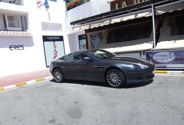 Aston Martin DB9